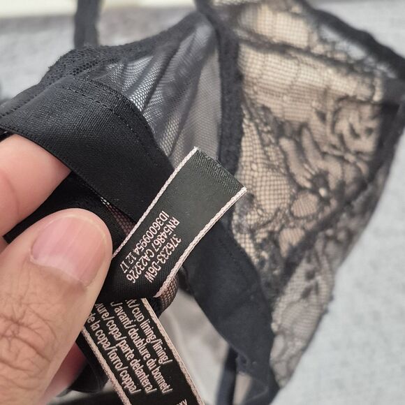 Victoria's Secret Women's Black Lace Very Sexy Unlined Underwire Bra 32D - Picture 4 of 6